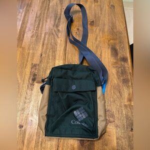 NWT Columbia color blocked crossbody bag